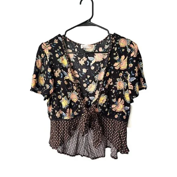 Chance & Destiny Band of Gypsies Women's Floral Top - Picture 2 of 7